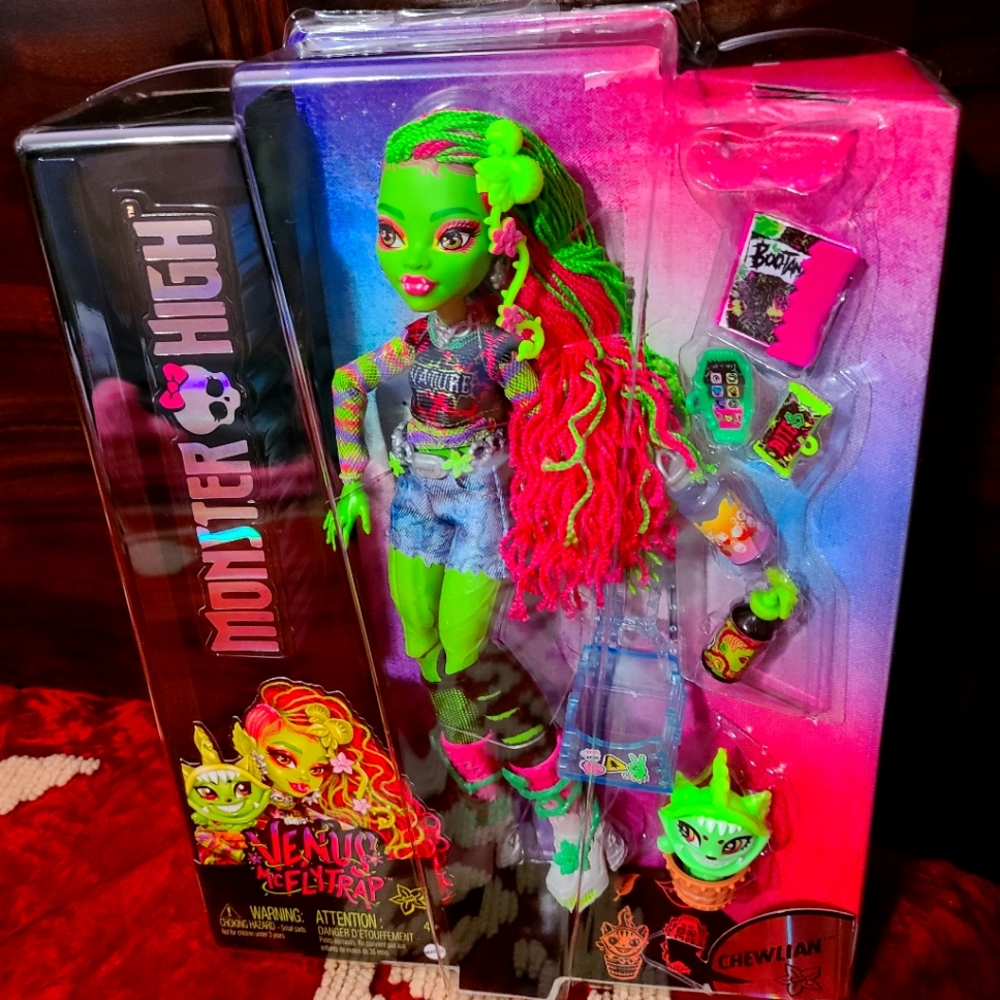 MONSTER HIGH DOLL